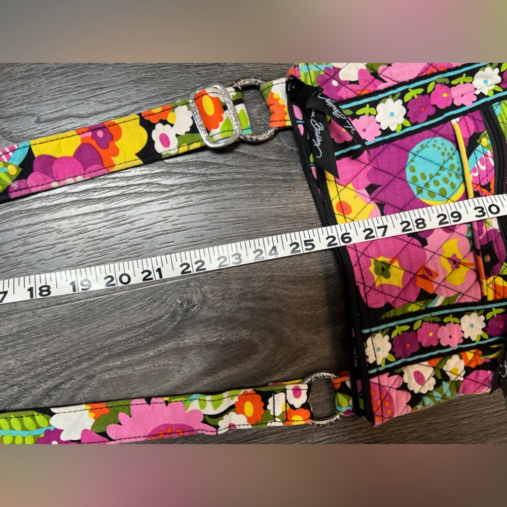 Vera Bradley Crossbody in Va Va Bloom - Picture 14 of 15